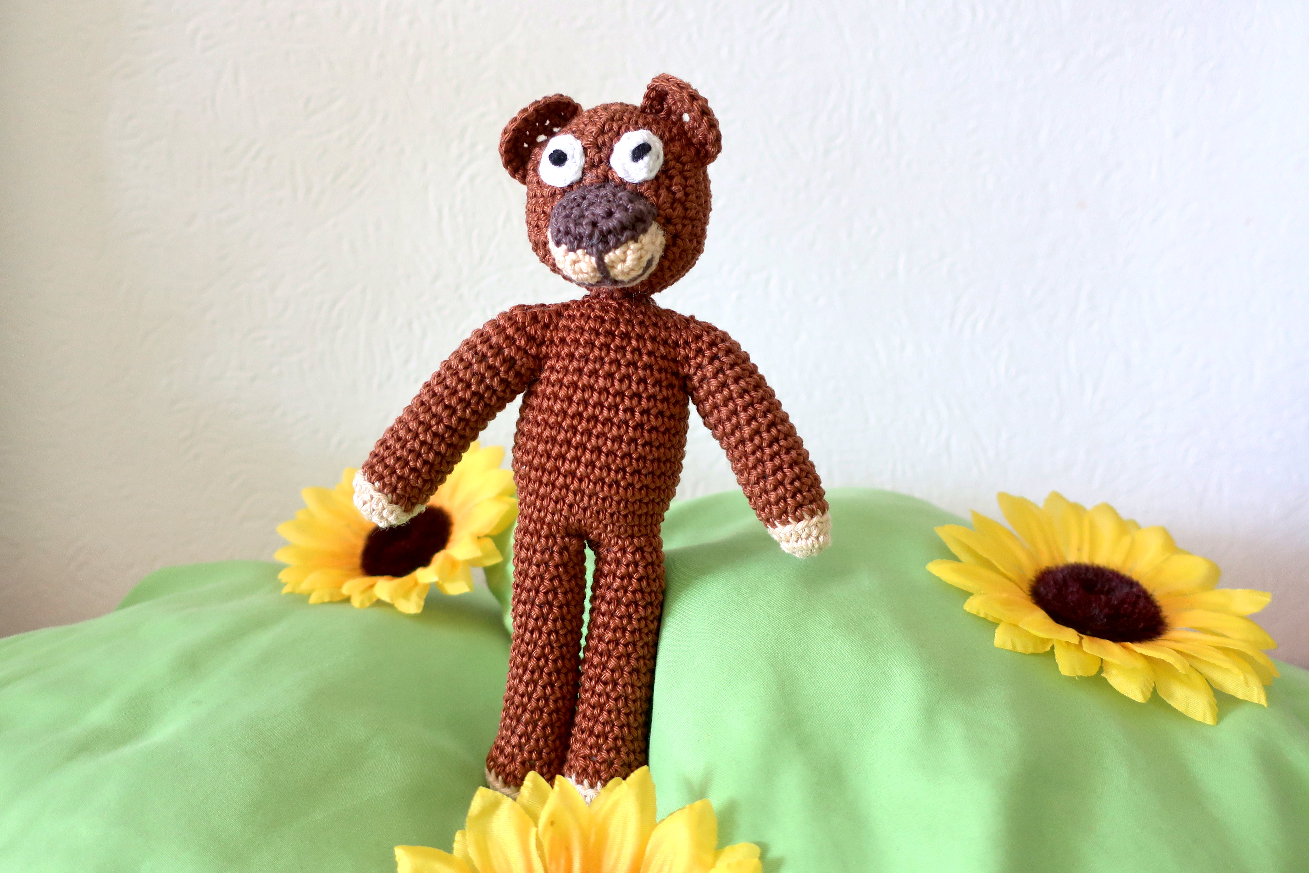 Gehäkelter Kuschelbär "Bärli", Farbe braun